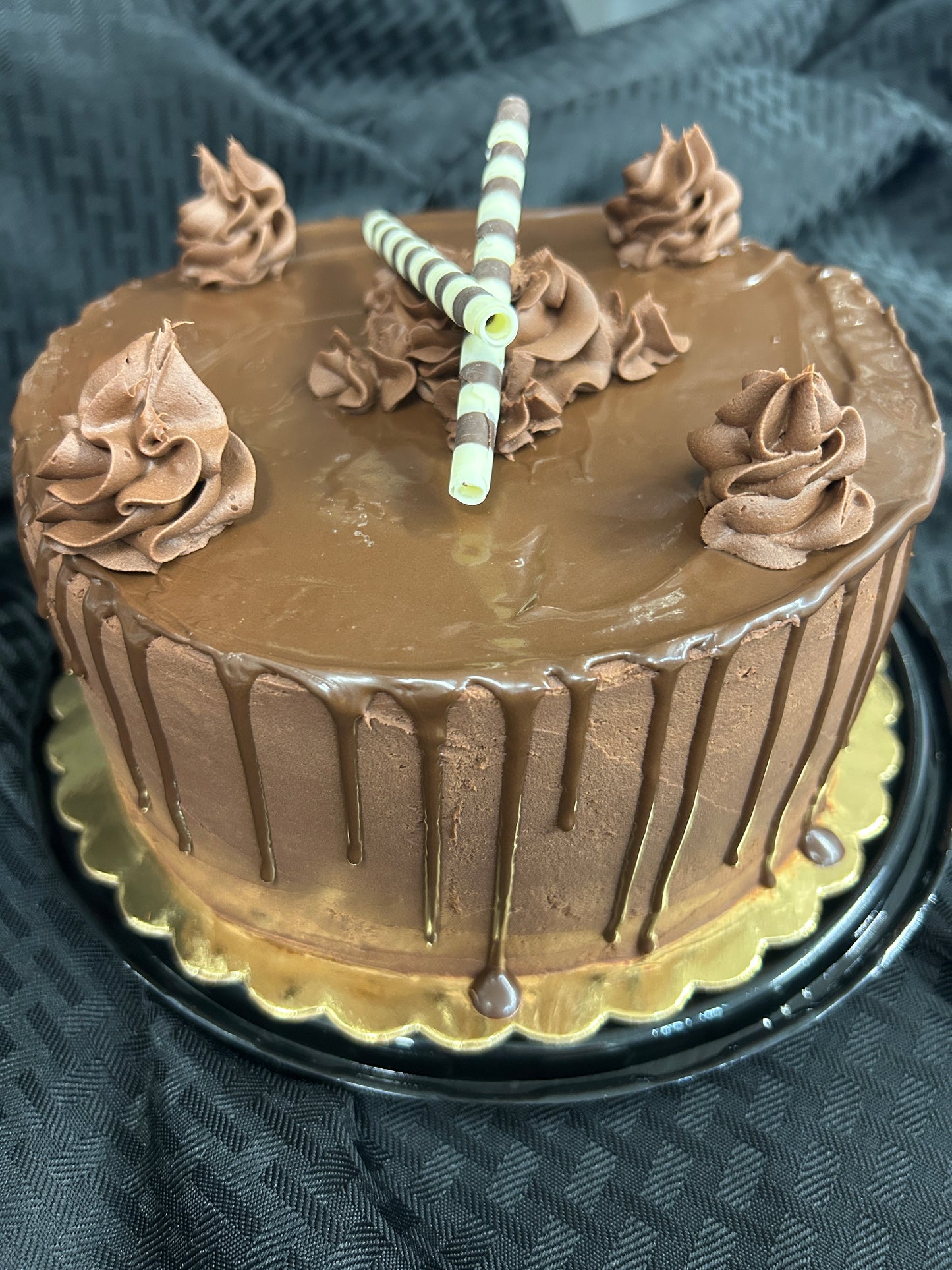Chocolate Ganache Drizzle Cake - 9"
